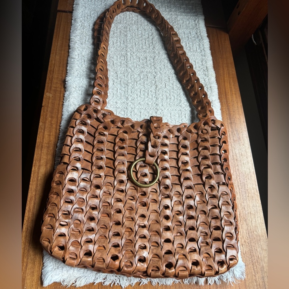 Vintage Gap leather links purse EUC